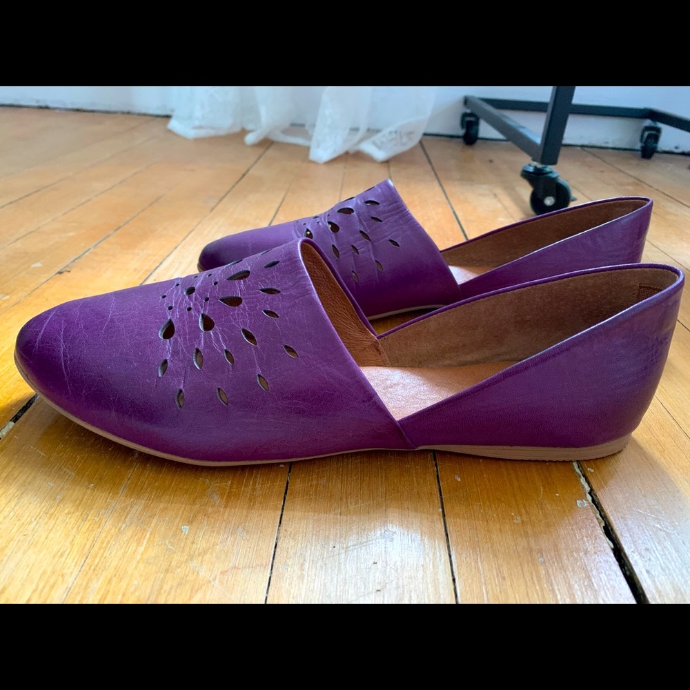 Miz Mooz flats (eggplant)